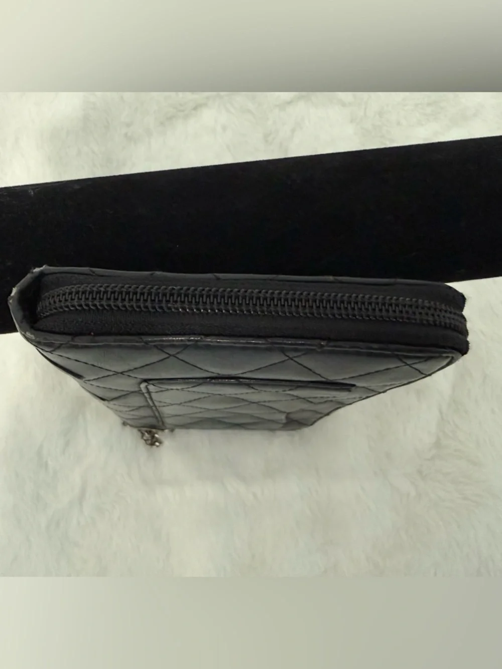 Black Quilted Leather Wallet with Interlocking CC Detail - Picture 5 of 11